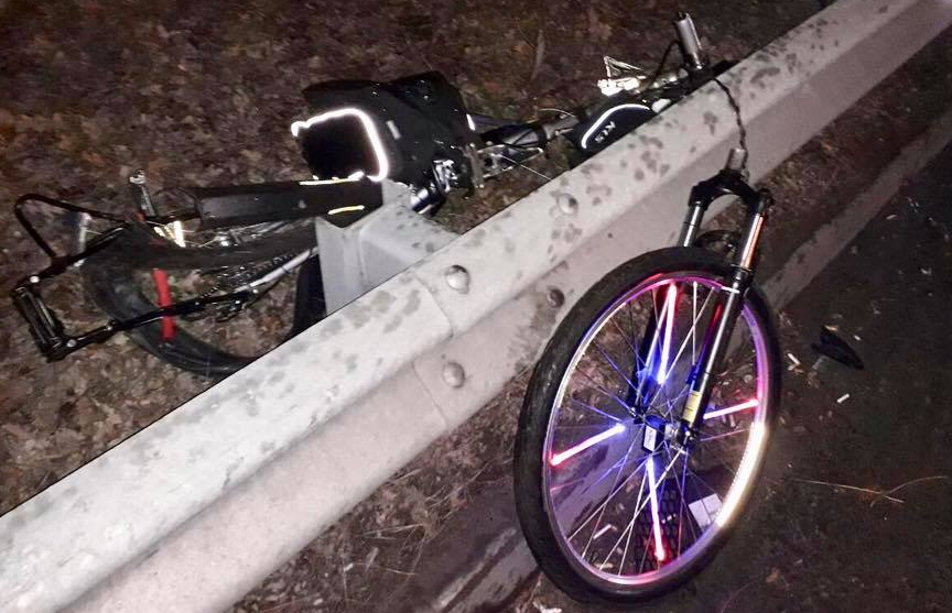 В Киеве автомобиль снес пару велосипедистов: мужчина и женщина погибли на месте