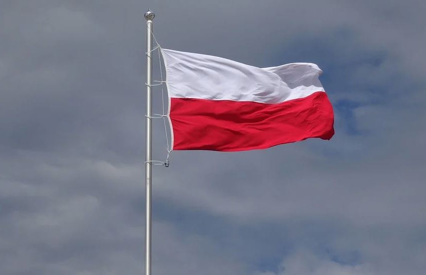 Правительство Польши решило временно запретить импорт украинского зерна