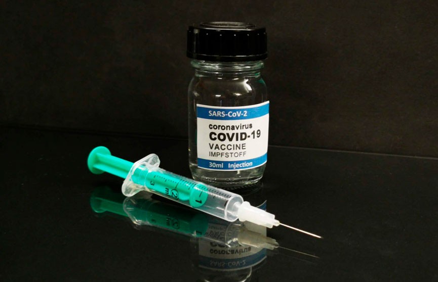 Китайские власти угрожают прекратить поставки вакцины от COVID-19 в Украину