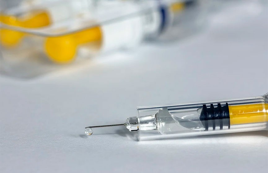 Испытания российской вакцины от коронавируса начнутся в Беларуси в сентябре