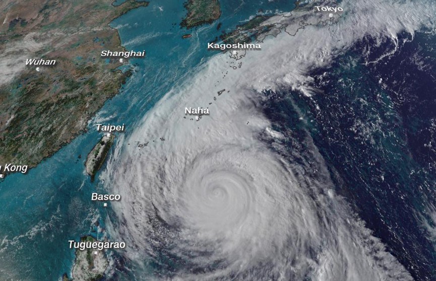 Тайфун «Конг-рэй» идёт на Японию: отменено более 200 авиарейсов