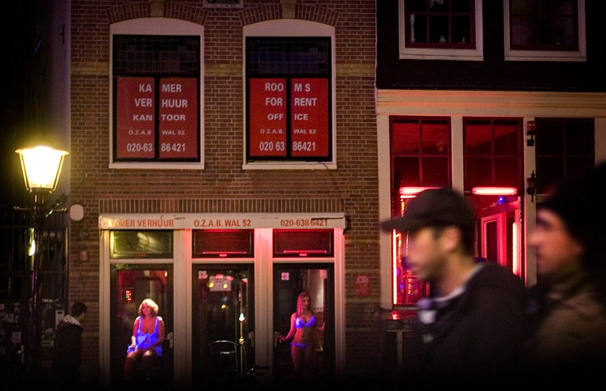 Экскурсии по кварталу красных фонарей в Амстердаме будут запрещены