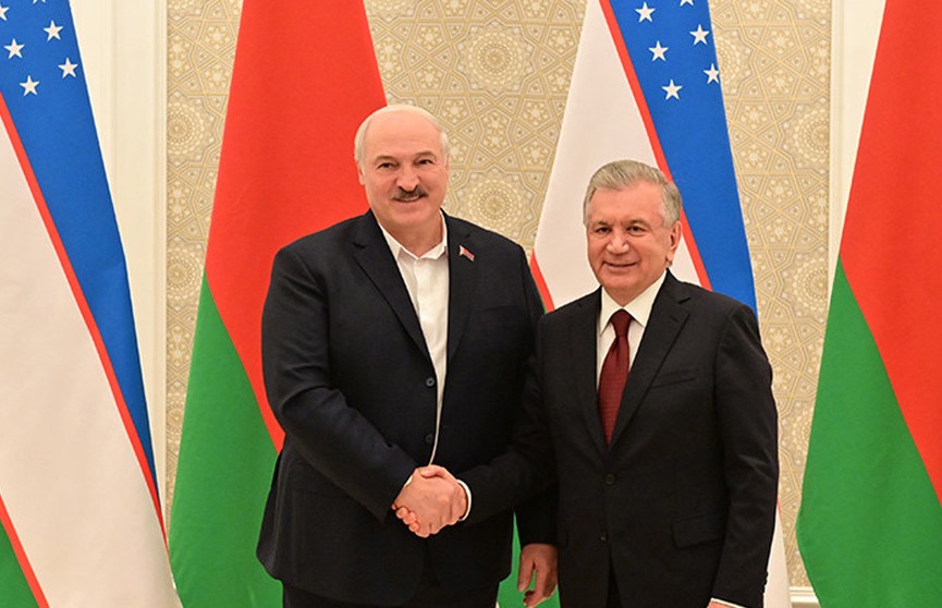 Александр Лукашенко направил поздравление президенту Узбекистана Шавкату Мирзиёеву