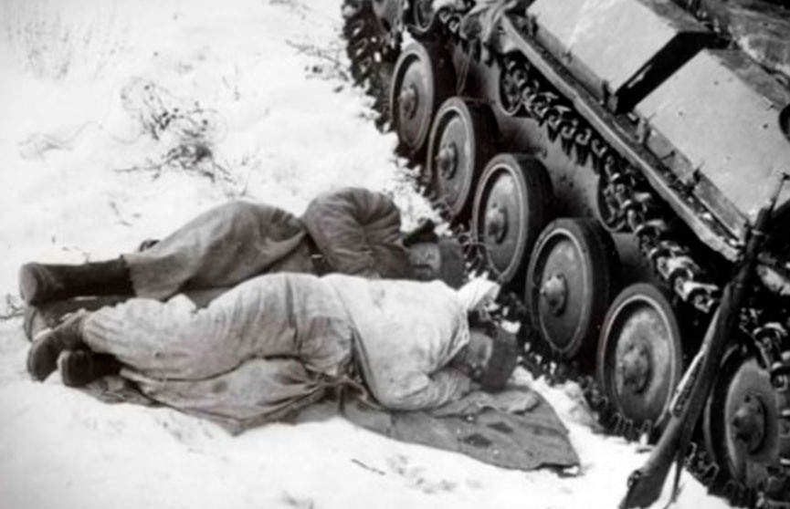Как зимой согревались бойцы Красной армии на войне:  редкие архивные фото времён СССР