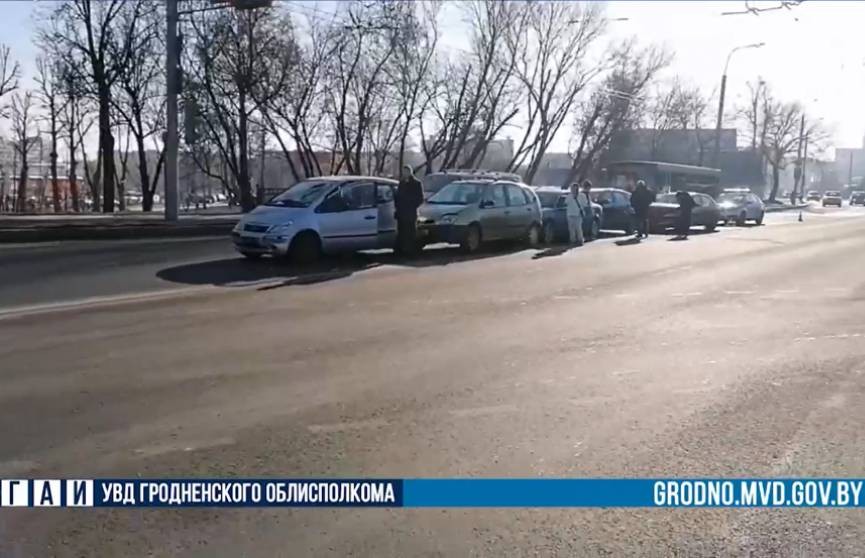 Шесть автомобилей столкнулись в Гродно
