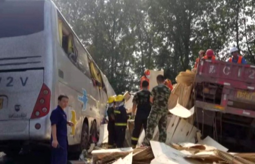 36 человек погибли в страшной аварии в Китае