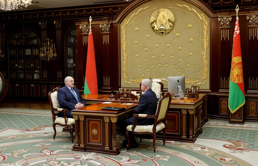 Лукашенко провел встречу с генсеком ОДКБ