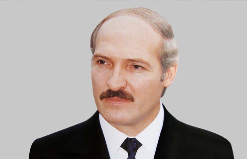 Александр Лукашенко поздравил белорусок с Международным женским днём