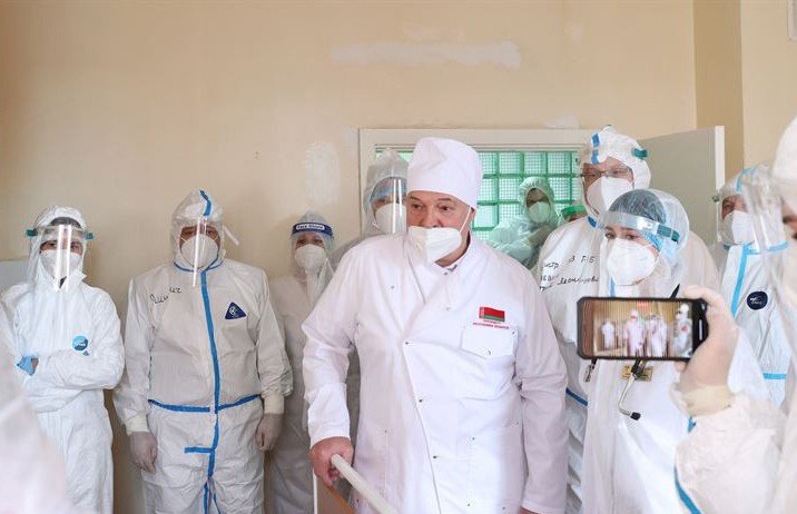 Лукашенко посетил больницу в Орше: зарплаты врачей, их трудовая миграция, отношение к делу – что еще обсуждалось и куда неожиданно решил заехать Президент?