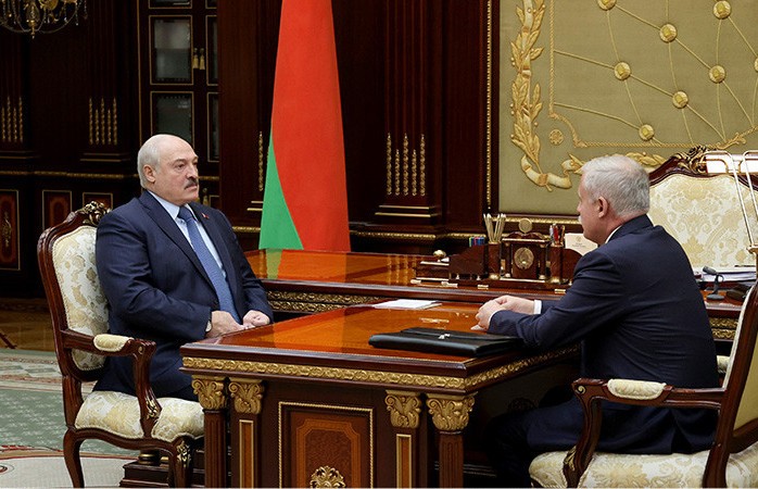 «Зачем сейчас убивать друг друга? Надо успокоиться и договориться». Итоги встречи Лукашенко с генсекретарем ОДКБ