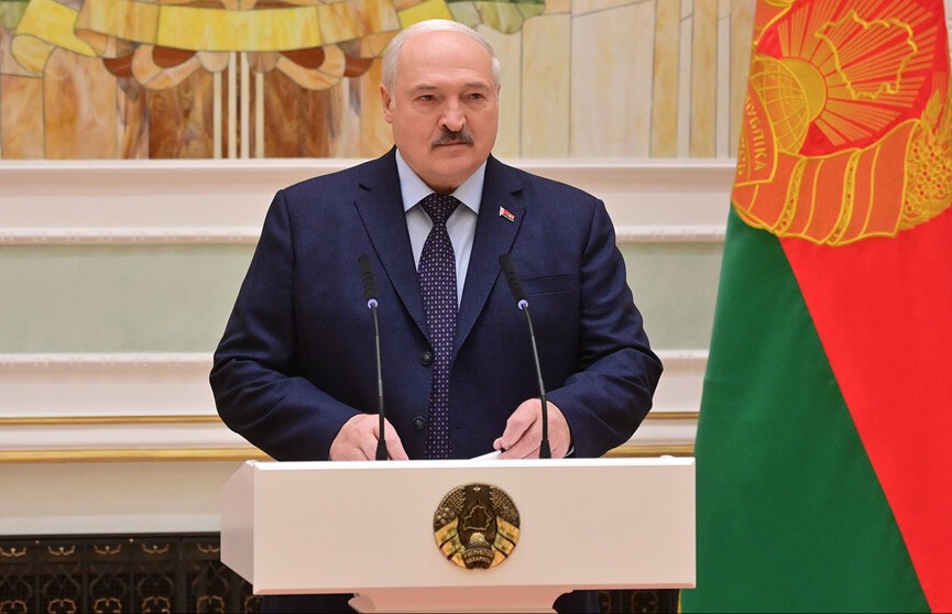 Лукашенко подписал указ о награждении орденом Матери