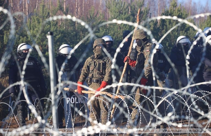 Более 15 тысяч военных и правоохранителей находятся на польской границе с Беларусью