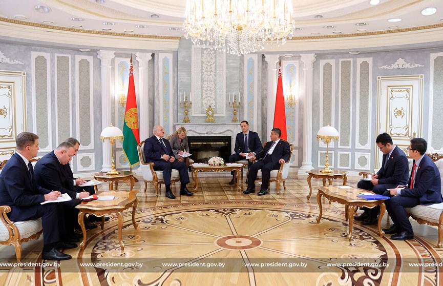 На встрече с первым вице-президентом крупной китайской корпорации Citic Construction Лукашенко анонсировал встречу с Си Цзиньпином