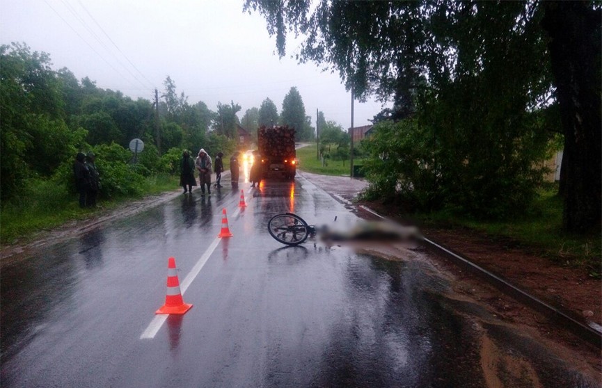Трагедия в Ушачах: лесовоз насмерть сбил велосипедиста