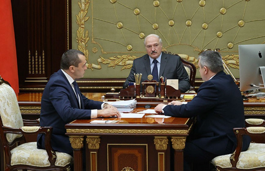 Лукашенко обсудил с Крупко и Субботиным работу аграрного сектора