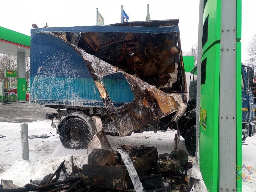 На заправке в Могилеве загорелся грузовой автомобиль