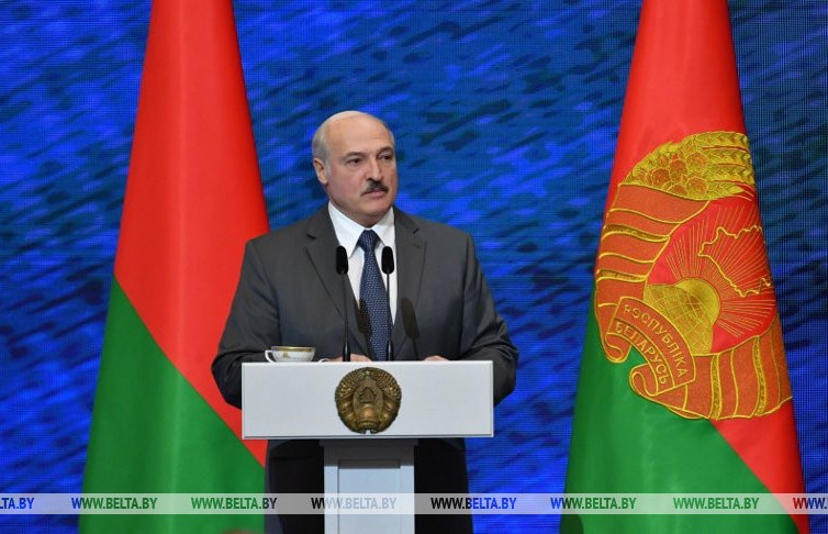 Лукашенко провел встречу с педагогическим активом страны
