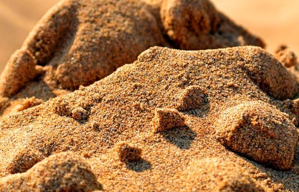 12-летнего мальчика засыпало песком в Малорите. Ребенок погиб