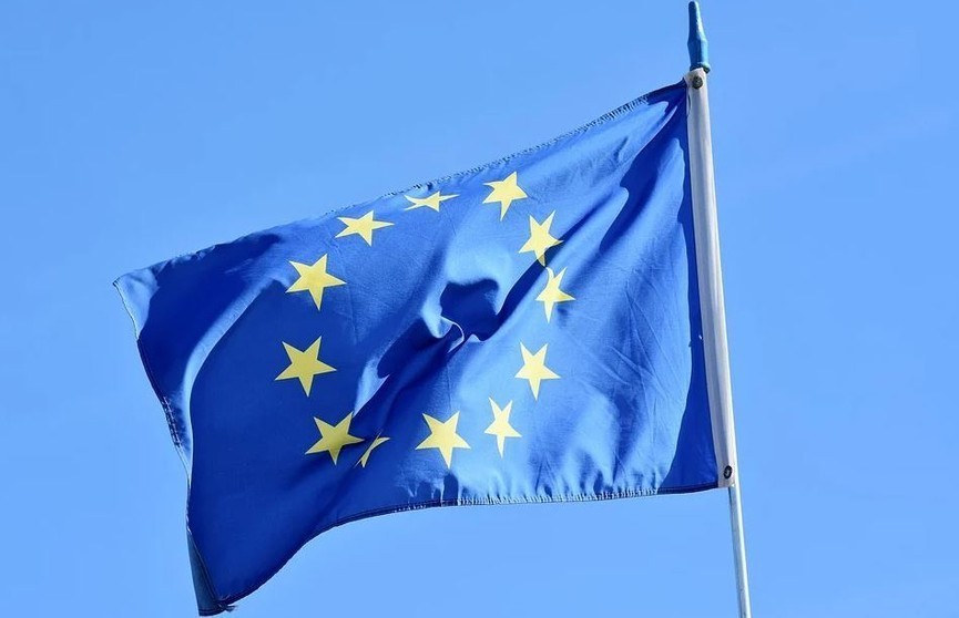Еврокомиссия: ЕС избежал рецессии и продолжит санкционное давление на Россию