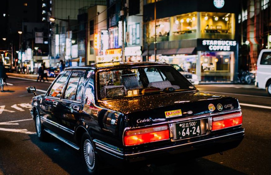 Таксист наехал на толпу пешеходов в Японии: 7 человек пострадали