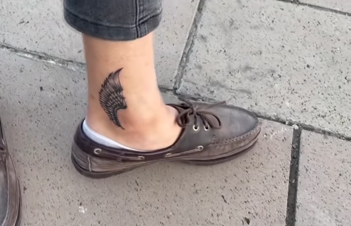Мужчина набил татуировку в воздухе (ВИДЕО)