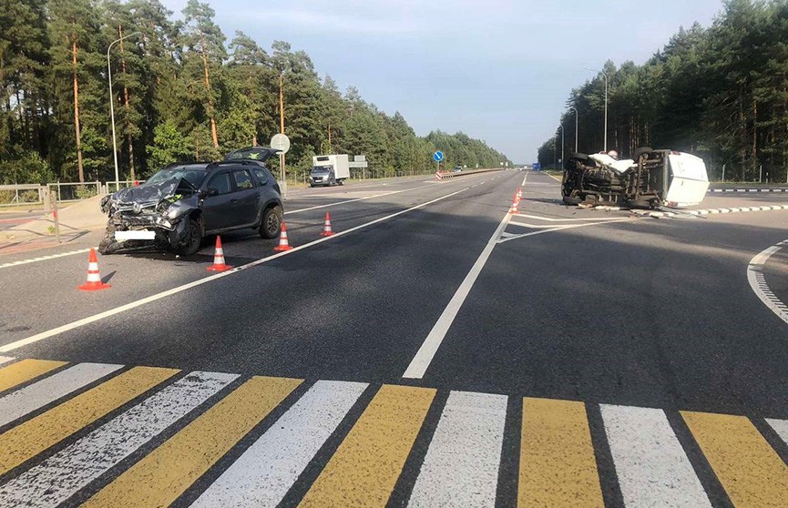 В ДТП в Ивьевском районе серьезно пострадали два водителя и подросток