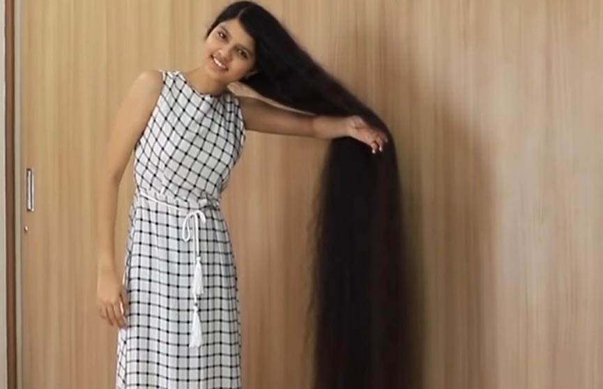 Подросток с самыми длинными волосами раскрыла секрет ухода за ними