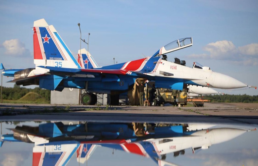 В Беларусь прибыли российские авиагруппы «Русские Витязи» и «Стрижи»
