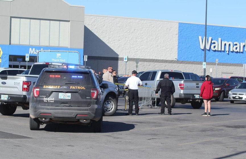Три человека погибли при стрельбе в супермаркете в США