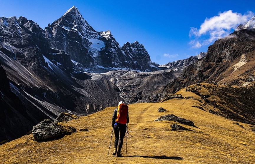 Альпинистка из Непала установила мировой рекорд по покорению Эвереста