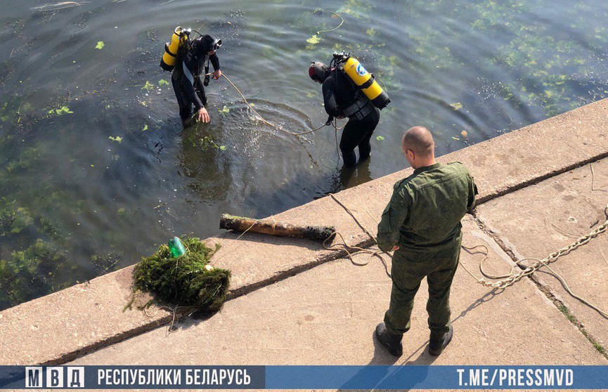 В Гомеле водолазы случайно обнаружили снаряд во время учений