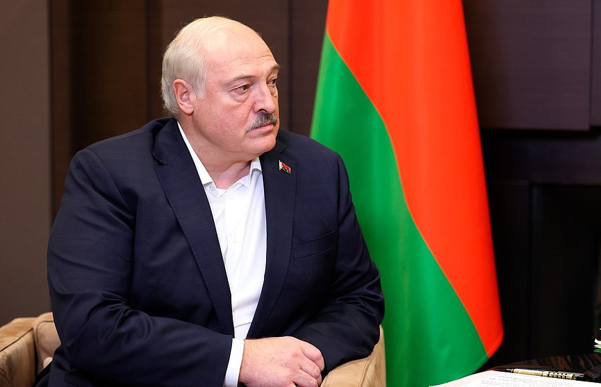 Александр Лукашенко посоветовал западникам «поискать бревно в собственном глазу»