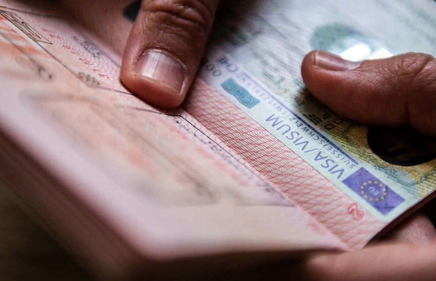 Сроки выдачи шенгенских виз россиянам могут вырасти до полугода