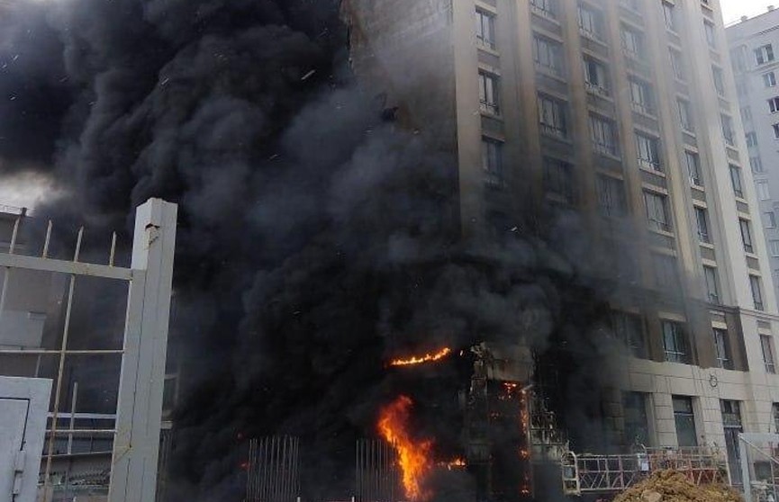 В Екатеринбурге горело 16-этажное здание
