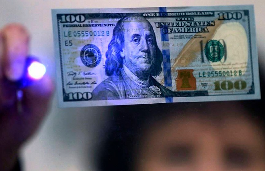 Нацбанк: поддельных долларов в Беларуси стало меньше