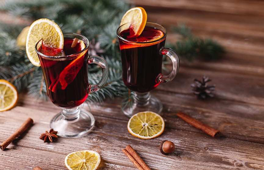 6 рецептов новогодних напитков для праздничного стола-2022