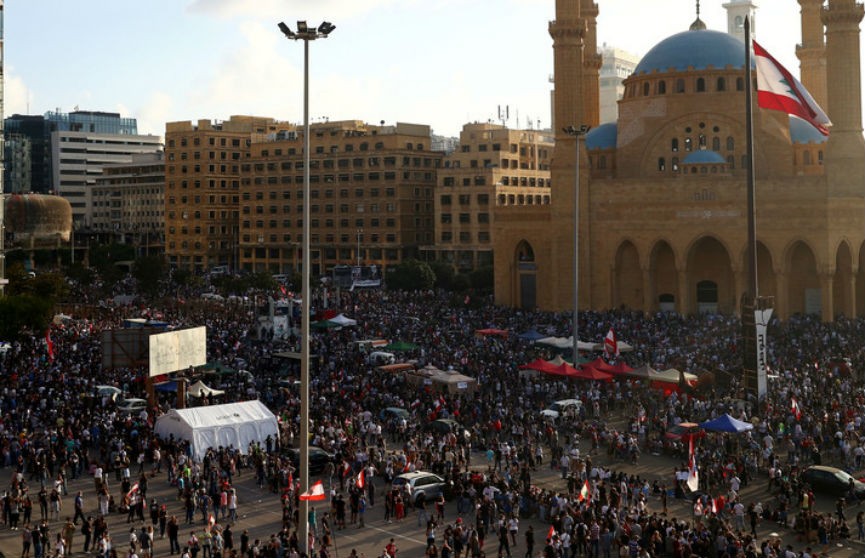 В Бейруте после взрыва в порту начались антиправительственные протесты (ВИДЕО)