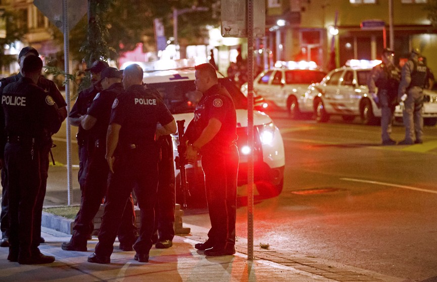 Стрельба в Канаде: неизвестный убил одного и ранил 13 человек
