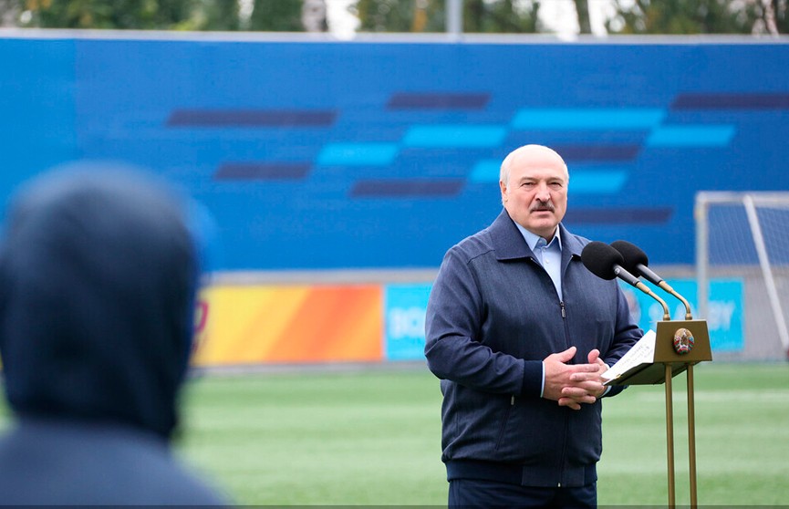 «Если этого не понимаете, вы не футболисты». Лукашенко рассказал, к чему нужно стремиться, чтобы хорошо играть