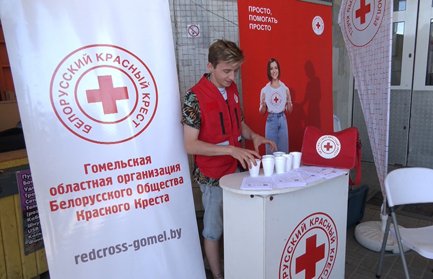 Волонтеры раздают питьевую воду, а МЧС патрулирует пляжи – в Гомельской области проходит операция «Жара»