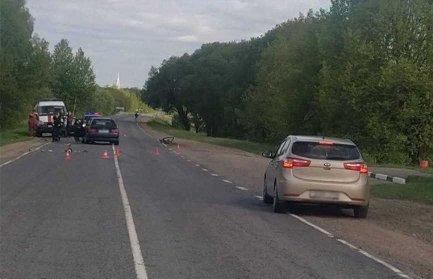 В Шкловском районе легковой автомобиль насмерть сбил велосипедиста