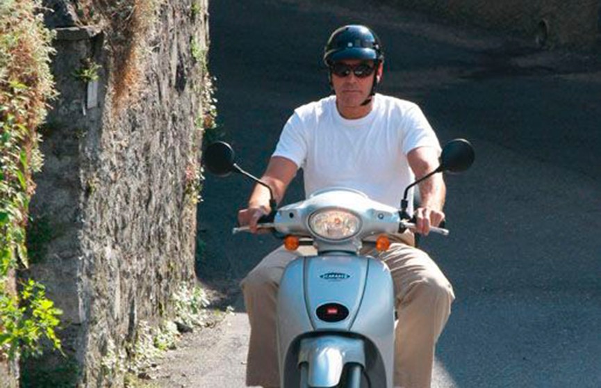 Джордж Клуни попал в аварию в Италии, актёр госпитализирован