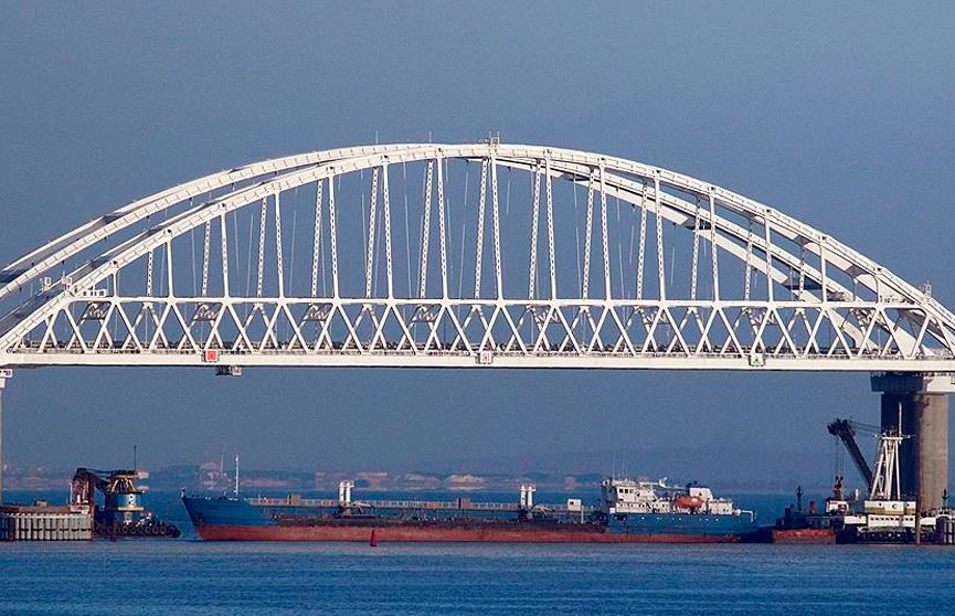 Керченский пролив закрыт для прохода судов из-за конфликта между военно-морскими силами Украины и России