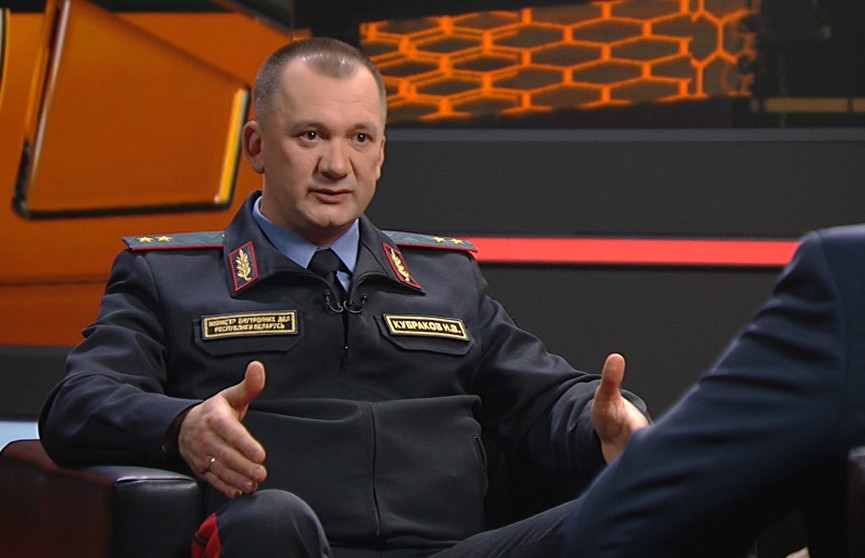 Сколько белорусов воюет на Украине, рассказал глава МВД Беларуси