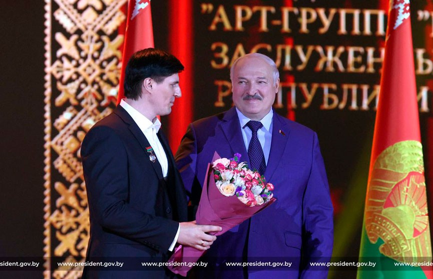 Лукашенко на вручении госнаград в Большом театре: своим творчеством вы создаете будущее Беларуси