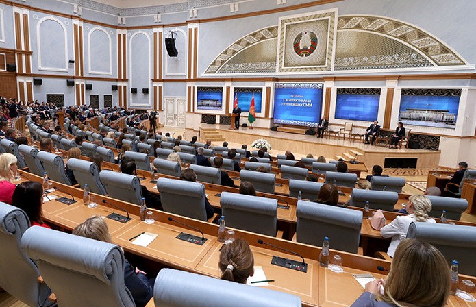 Лукашенко провел встречу с представителями крупнейших СМИ Беларуси: что обсуждали во Дворце Независимости?