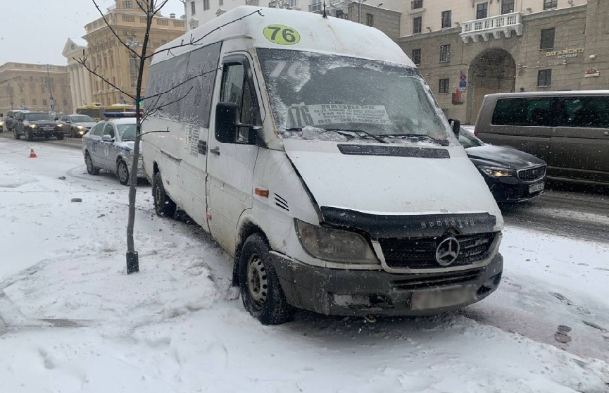 На проспекте Независимости в Минске произошло ДТП с участием маршрутного такси