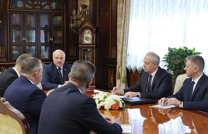 Лукашенко провел кадровый день: посол в России, замглавы Администрации, министр лесного хозяйства