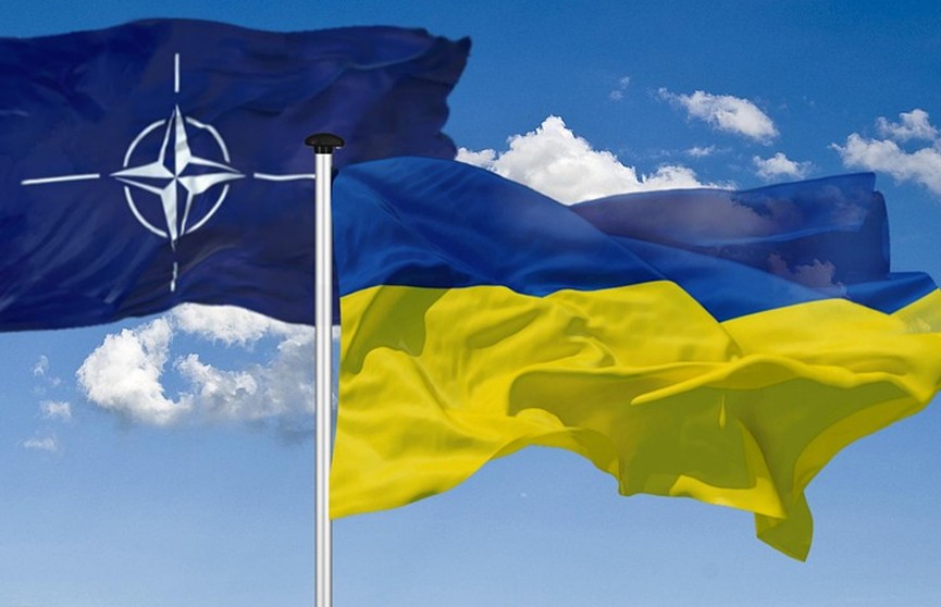 Подоляк: идут переговоры о поставке Украине ракет и авиации для ударов по Крыму