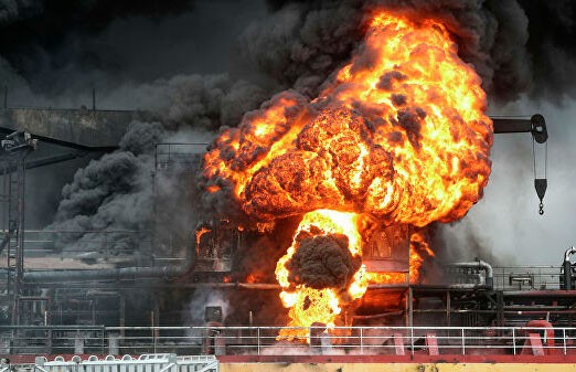 Пожар на танкерах в Южной Корее: 18 человек пострадали